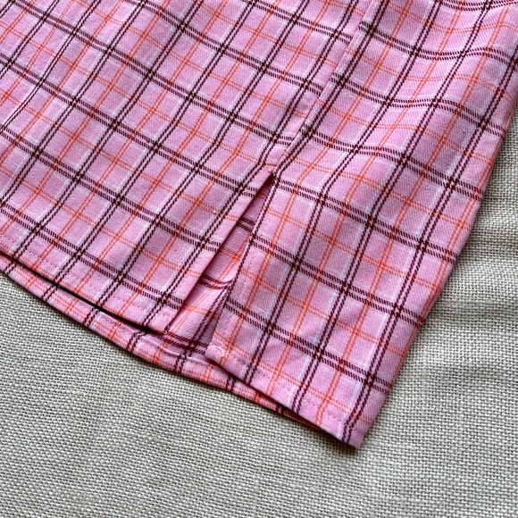 NWOT Pink Plaid Skirt, High-Rise mini skirt with front slits - Picture 4 of 4